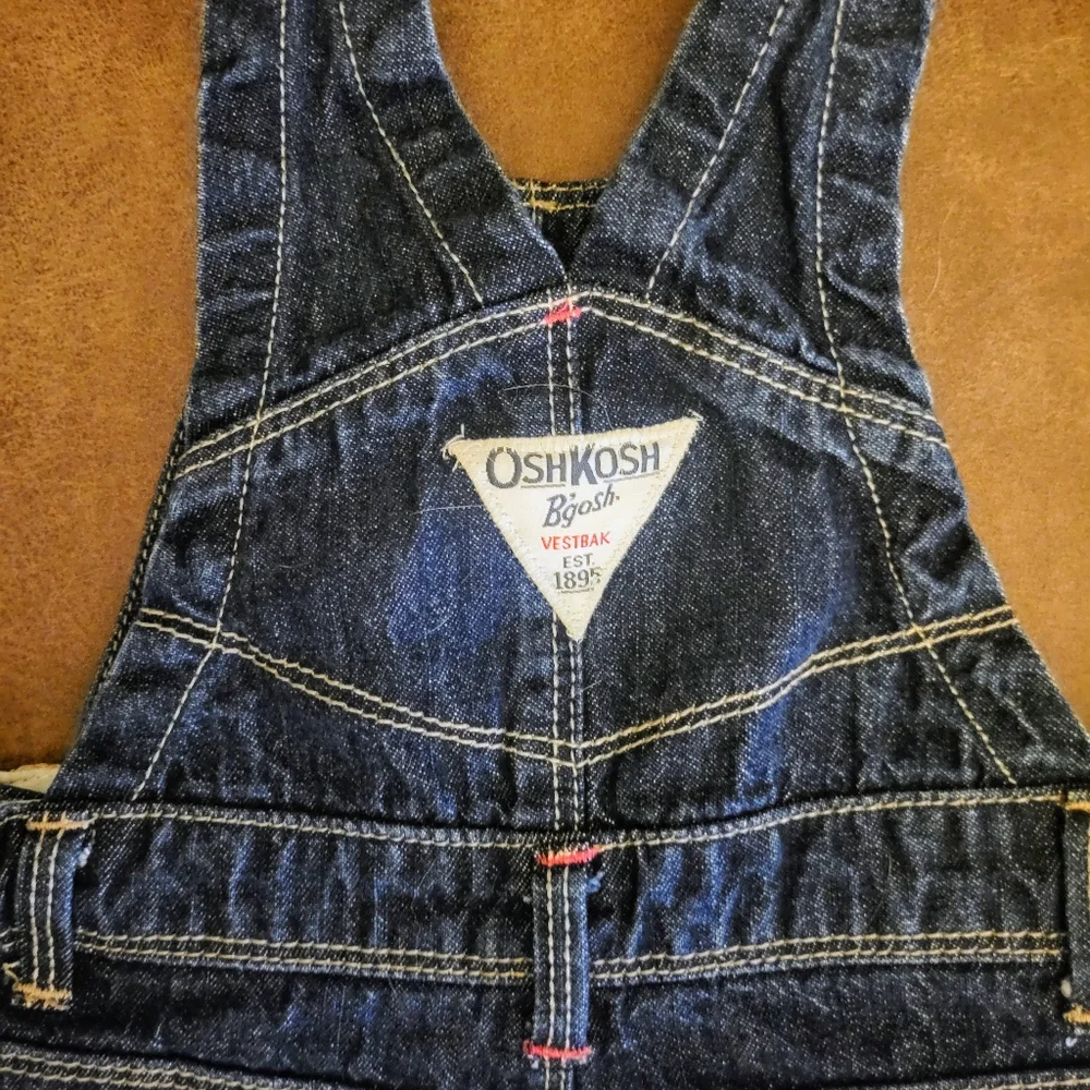 OshKosh B’gosh Girl Embroidery Denium Blue Overalls Hearts Country Farm 6 Months